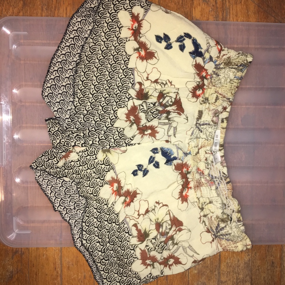 Patterned boho shorts - Picture 3 of 3